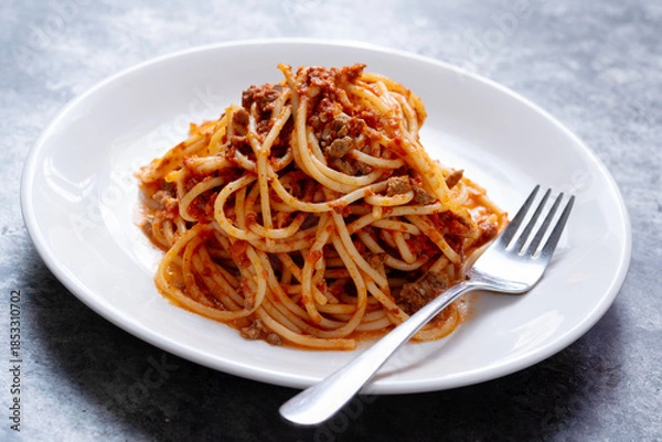 Fototapeta plate of traditional italian spaghetti bolognese pasta