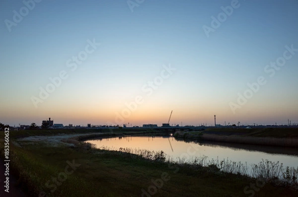Fototapeta 綺麗な夕焼けの川の風景