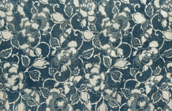 Fototapeta 日本の伝統「型染め」の唐花唐草、レトロな藍染めジャパンブルー