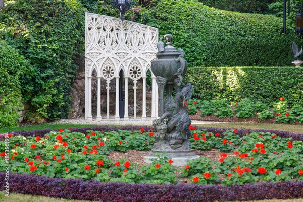 Obraz statue in the garden