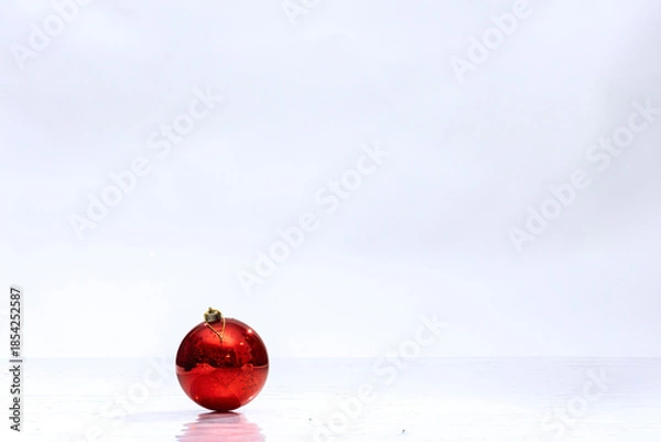 Fototapeta Red Christmas bulb