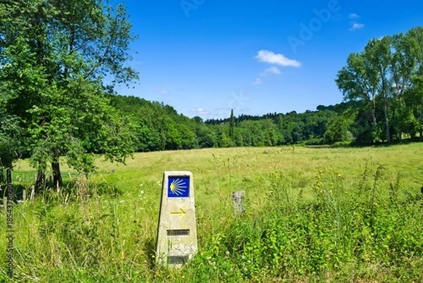 Obraz 기호, 길거리, 네이처, 속도, sky, 교통, green, 경관, 공원, 들판, h2o, 나이든, 포스트, 농촌, blue, 아웃도어, 경로