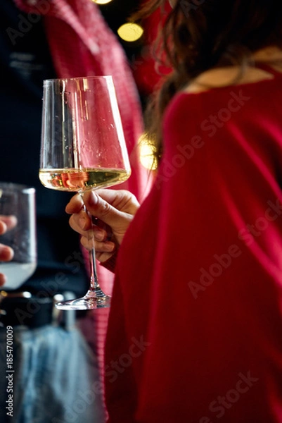 Obraz young woman in a bar