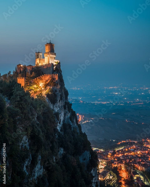 Obraz San Marino illuminated at twilight