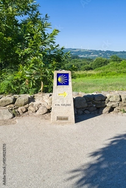 Obraz 기호, 공원, 산책로, 길거리, 네이처, 포스트, 경관, h2o, sky, green, 나무, 아웃도어, 국가, 경로, 농촌, 개, 하이킹, 속도, 마커, blue