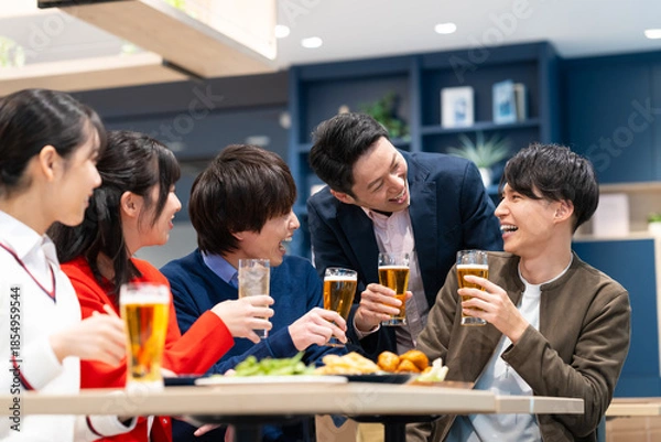 Fototapeta 宴会をする仕事仲間