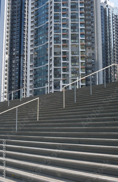Obraz 階段越しに見上げる香港の高層マンション群