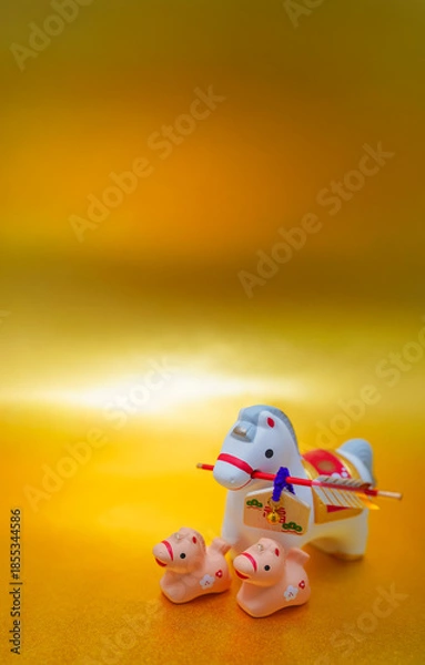 Obraz 金背景の午年親子置物