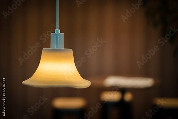 Obraz 温かな吊り下げ照明