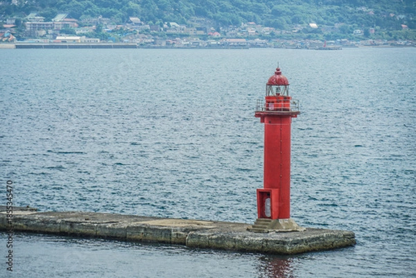 Obraz 防波堤の赤い灯台