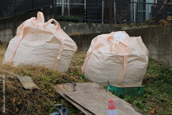 Obraz 工事現場に置かれた土嚢袋