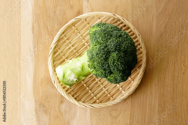 Fototapeta ザルに盛ったブロッコリー