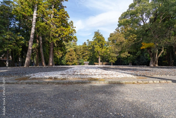 Obraz 日本神話：神聖な森と川（神宮・五十鈴川）