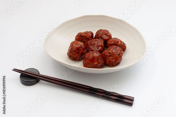 Fototapeta 肉団子の甘酢あんかけ 白背景