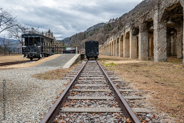 Obraz 旧太子駅ホッパー棟と貨車