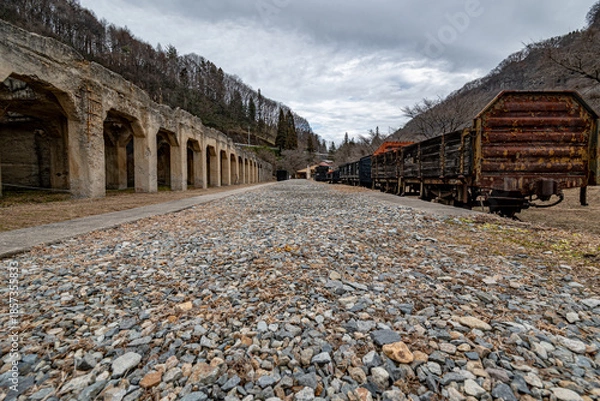 Obraz 旧太子駅ホッパー棟と貨車