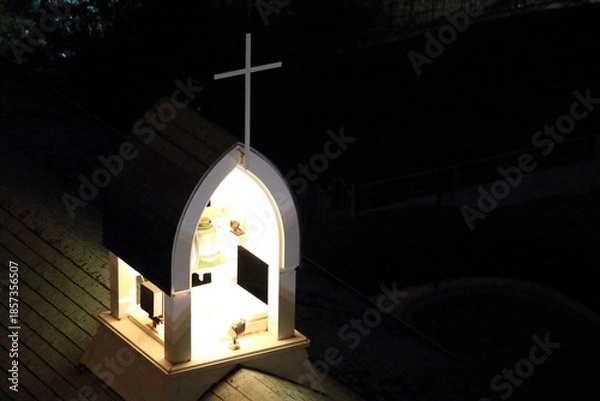 Fototapeta 夜の教会の灯り