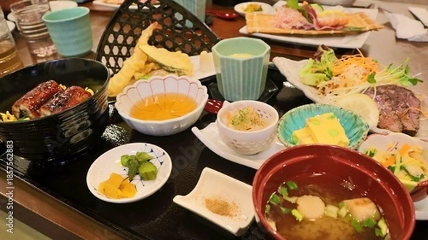 Obraz 冬の金沢で味わう豪華な鰻丼と和食膳