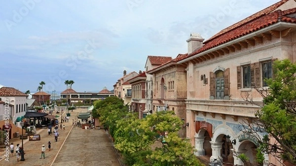 Obraz 和歌山マリーナシティの街並みと夏の空