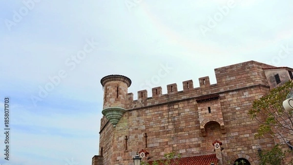 Obraz 青空と和歌山マリーナシティの城壁