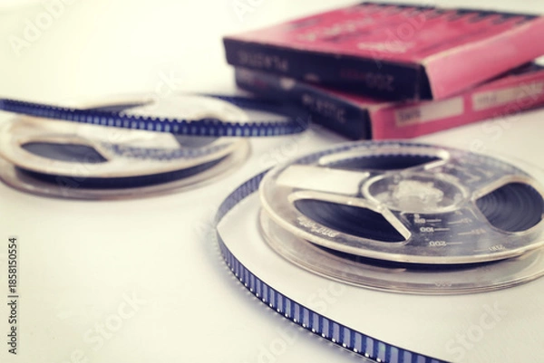 Fototapeta レトロな昭和の時代の8ミリフィルム