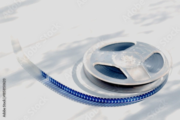 Fototapeta レトロな昭和の時代の8ミリフィルム