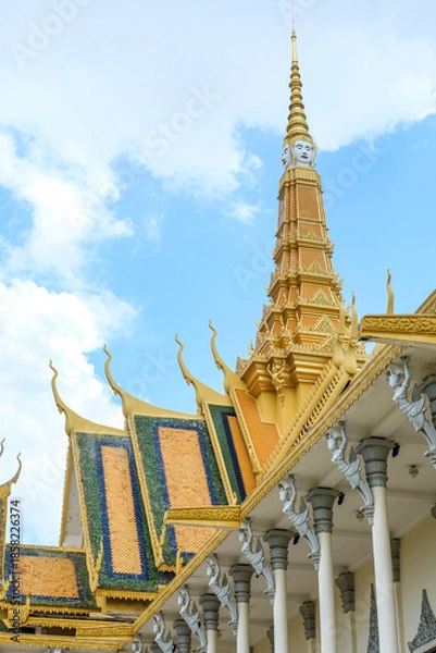 Obraz クメール様式の豪華な建物が並ぶ王宮