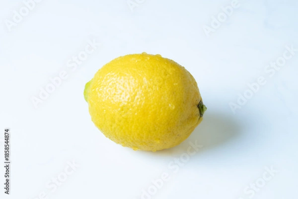 Obraz 水滴のついたレモン