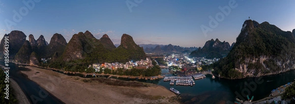 Obraz The Mountain Landscape in Yangshuo at Night, Guilin