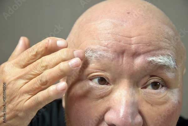 Obraz 老人の眉毛カット