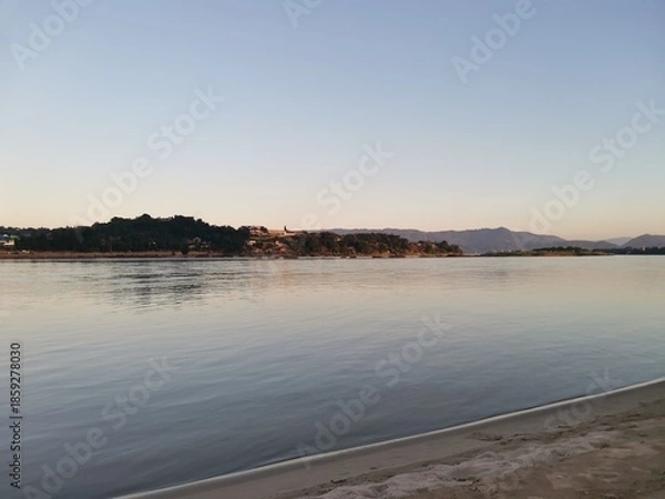 Obraz Maekhong river on sand background