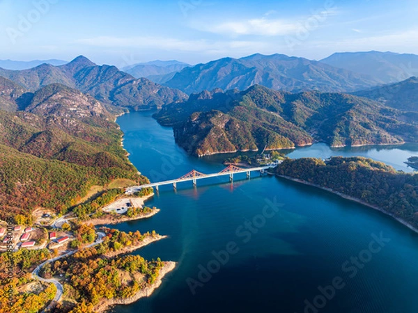 Obraz 충북 옥순봉과 옥순대교의 가을 풍경