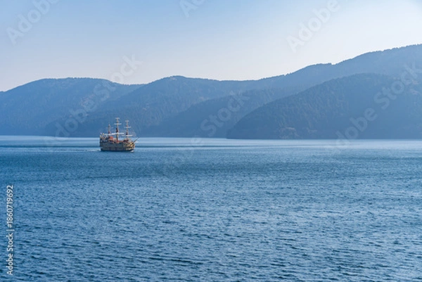 Obraz 芦ノ湖の箱根海賊船の風景