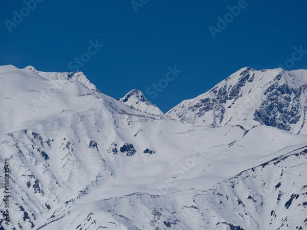 Fototapeta 冠雪した北アルプスの山並み　長野県白馬村