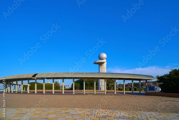 Obraz 千葉県袖ケ浦市 袖ケ浦海浜公園のタワー(展望塔)方面を見る