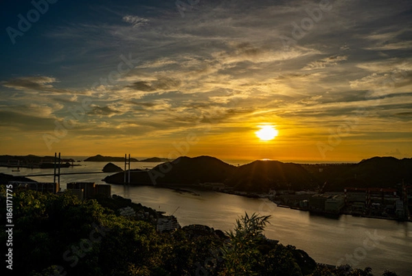 Obraz 鍋冠山展望台から見る女神大橋と夕景（長崎市）