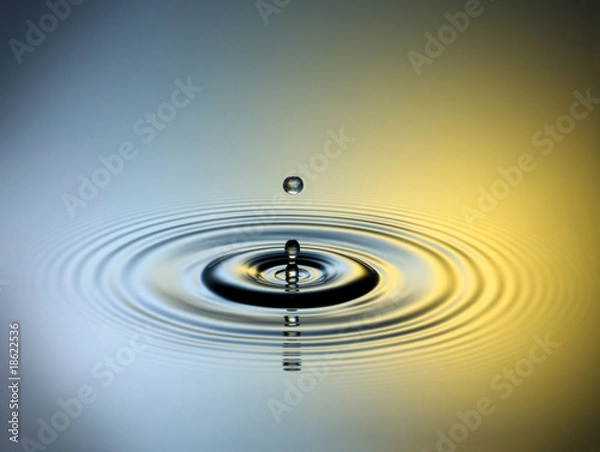 Fototapeta Wassertropfen blau gelb