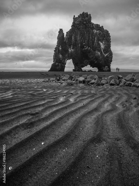 Fototapeta Black beach castle