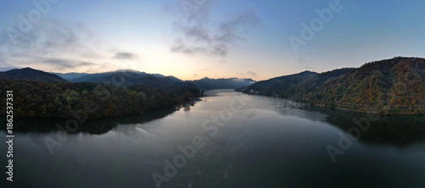 Obraz 아름다운 가을 아침 강변 풍경 