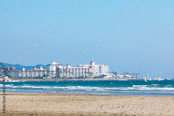 Obraz (神奈川県ｰ風景)由比ガ浜から見る逗子マリーナが側風景