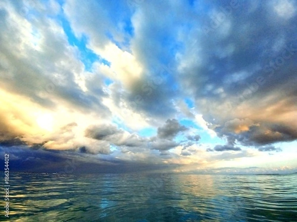 Obraz Dramatic Sunset Sky Over Tropical Water