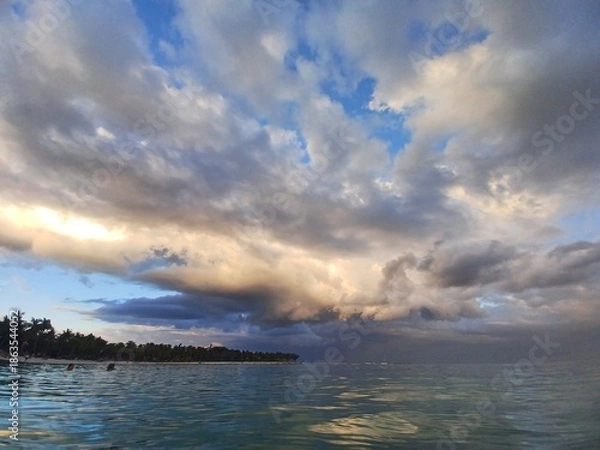 Obraz Dramatic Sunset Sky Over Tropical Water