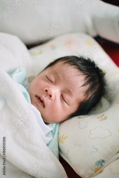 Obraz little boy sleeping