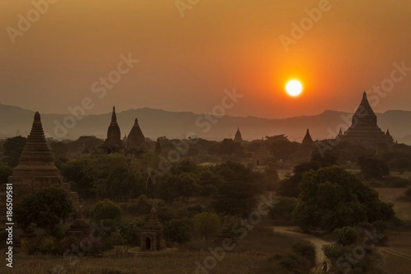 Fototapeta Sunset in Bagan - Myanmar