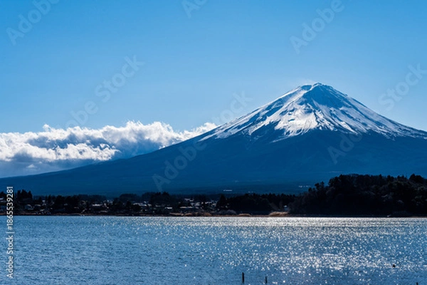 Fototapeta 山梨県本栖湖からの富士山と初日の出