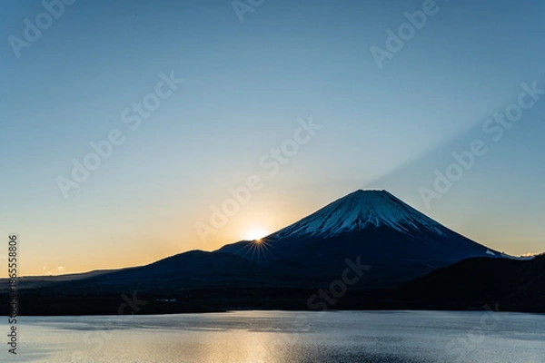 Obraz 日本山梨県本栖湖からの富士山と初日の出