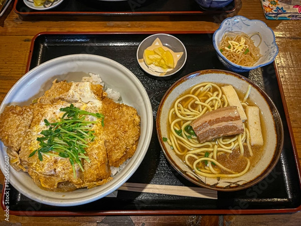 Fototapeta 沖縄の定食屋の食事