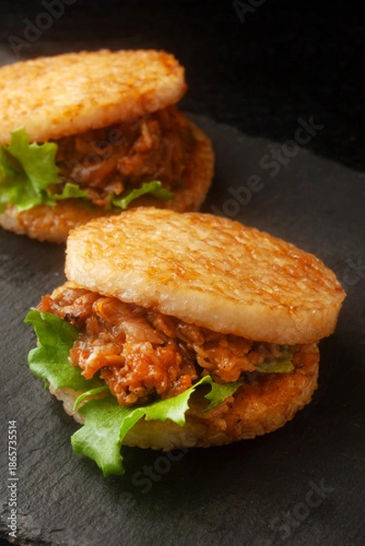 Fototapeta 牛焼肉のライスバーガー