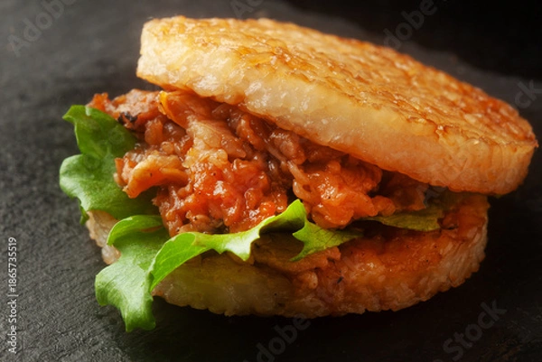 Fototapeta 牛焼肉のライスバーガー