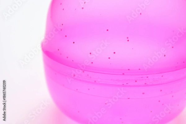 Obraz ガシャポンの空カプセル03